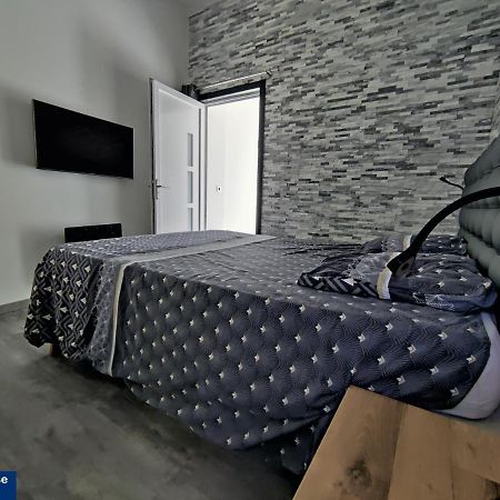 Piscine Chauffee Et Spa Jacuzzi Privatif Terrasse Sans Vis A Vis ,,,Sky House Agen,,, ภายนอก รูปภาพ